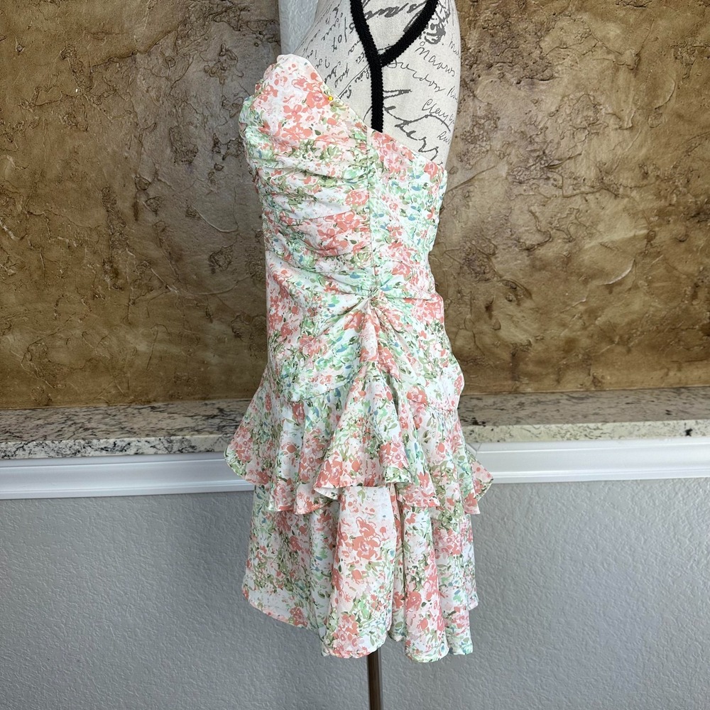 Selfie Leslie Dress Medium Ruffle Tiered Ruched Strapless Floral Pink Cottage - Picture 5 of 12